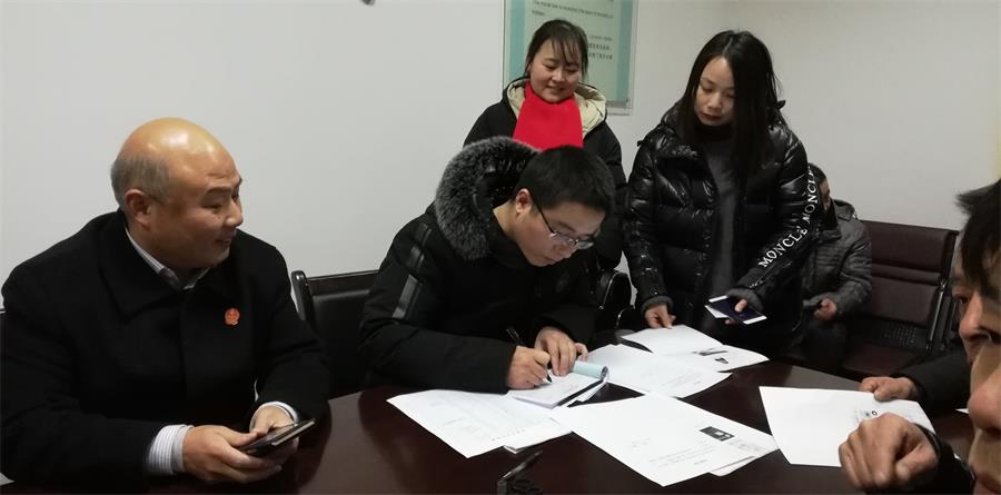 申請執(zhí)行人辦理領(lǐng)取標(biāo)的款手續(xù).jpg
