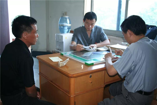 老法院的辦公環(huán)境.jpg