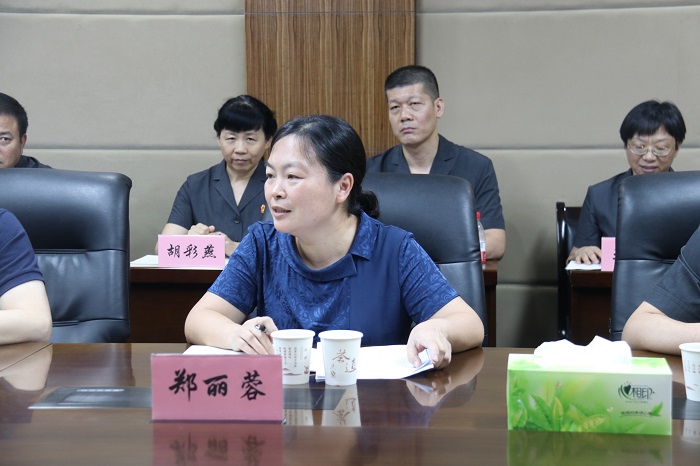 3鄭麗蓉（湖北省人大代表、市政協常委、湖北鷹之歌律師事務所律師）.JPG